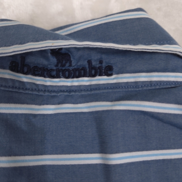 Abercrombie Striped‎ Button Down Shirt Blue Boys Size Medium - Picture 7 of 8
